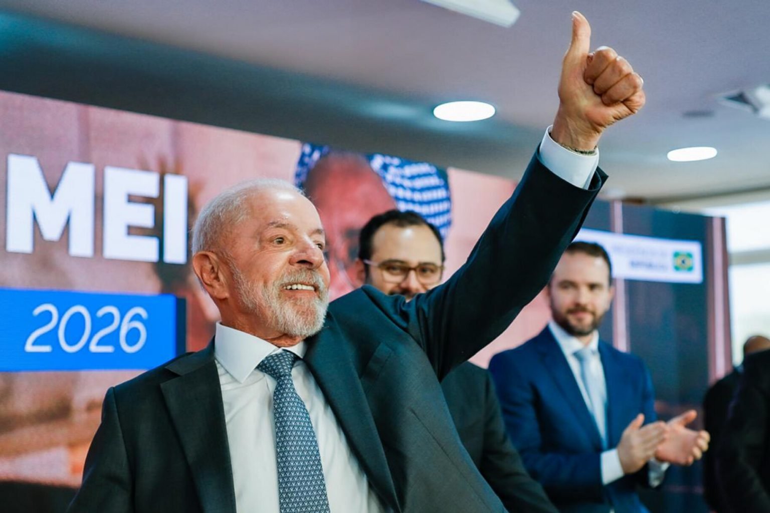 Lula anuncia PEC de passe livre no transporte aos fins de semana