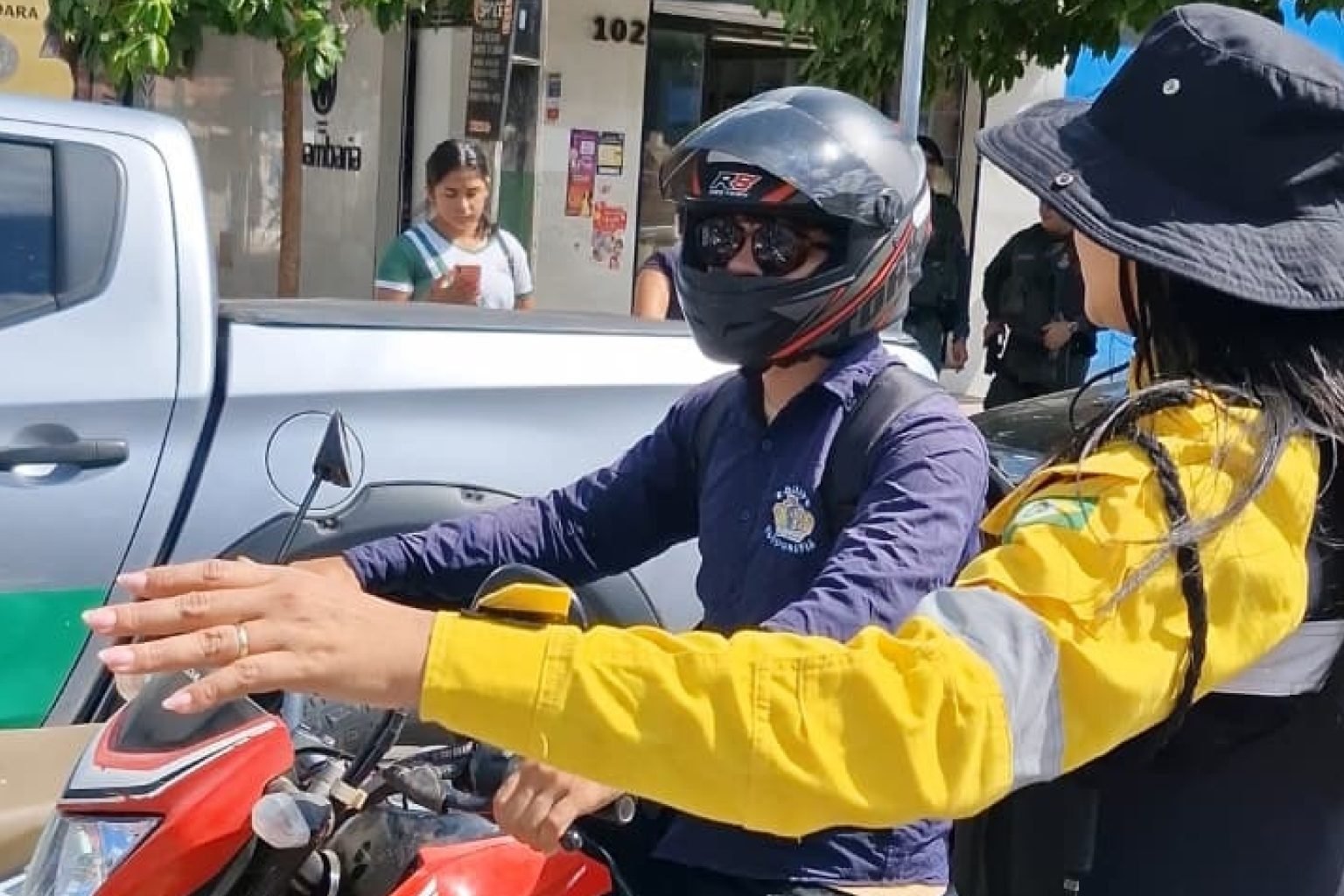 Detran-CE faz ação educativa para motociclistas em Jijoca