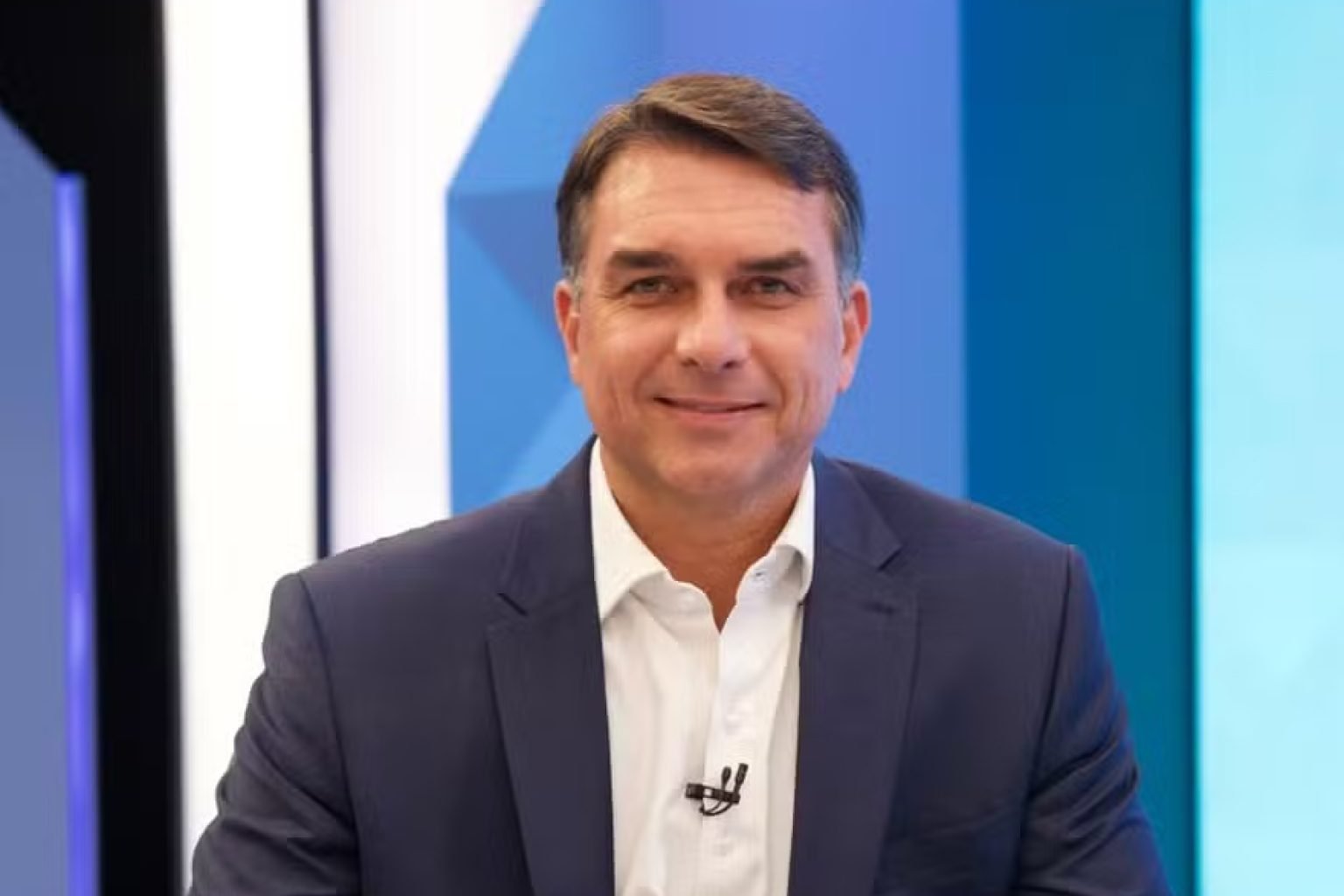 Quem é Flávio Bolsonaro: trajetória e investigações do candidato